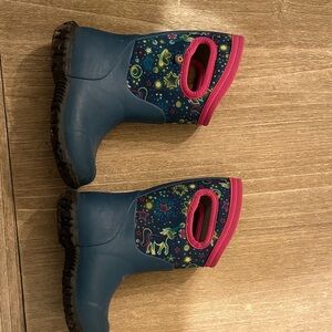 Bogs Kids' Blue and Pink Patterned Boots